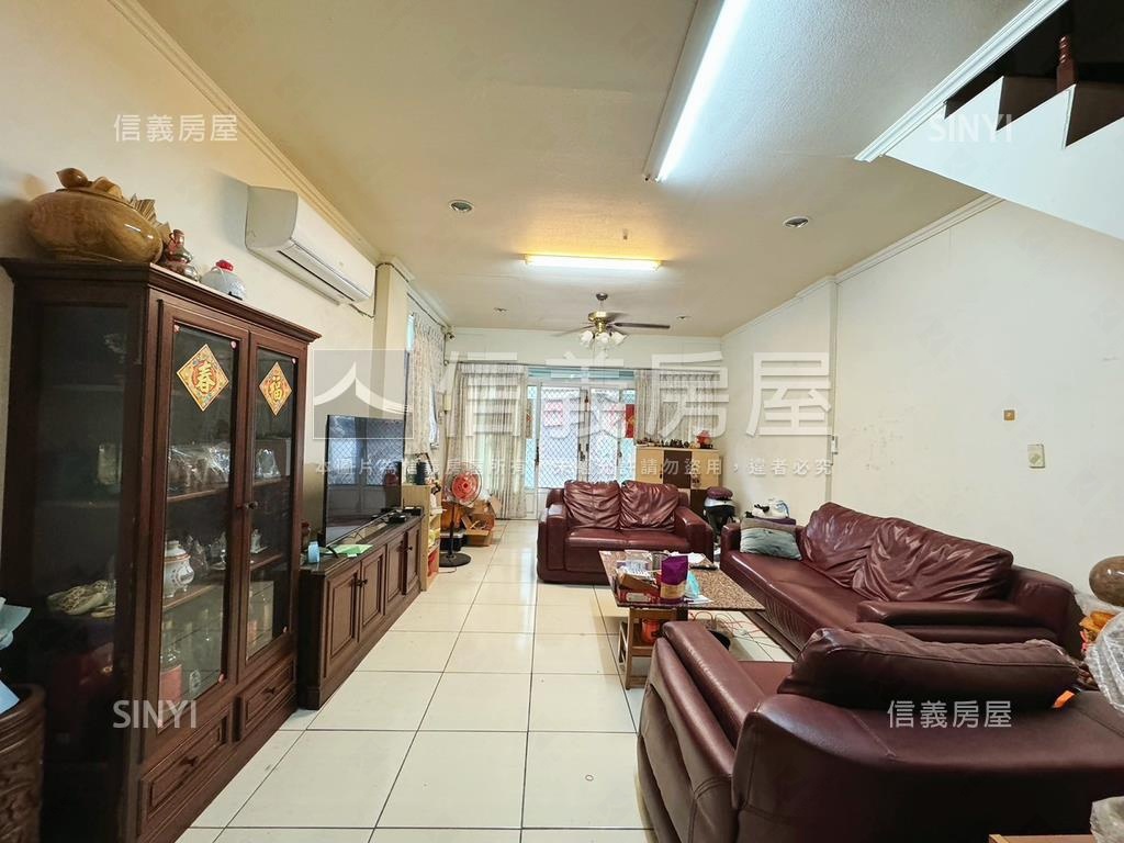 東區崇德招財三角窗店住房屋室內格局與周邊環境