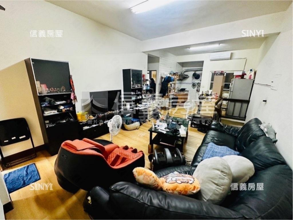 三角窗金店面。適合各行業房屋室內格局與周邊環境