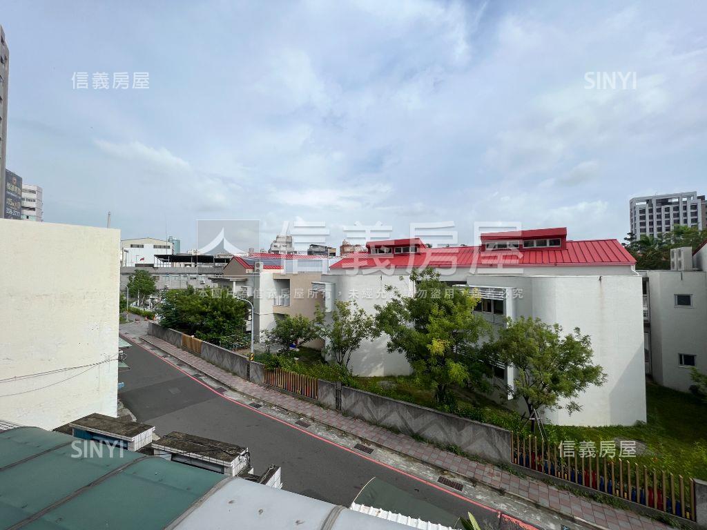 朝東南面國小美透房屋室內格局與周邊環境