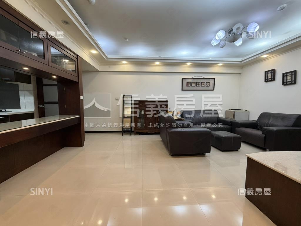 臻藏中興麗園美三房房屋室內格局與周邊環境