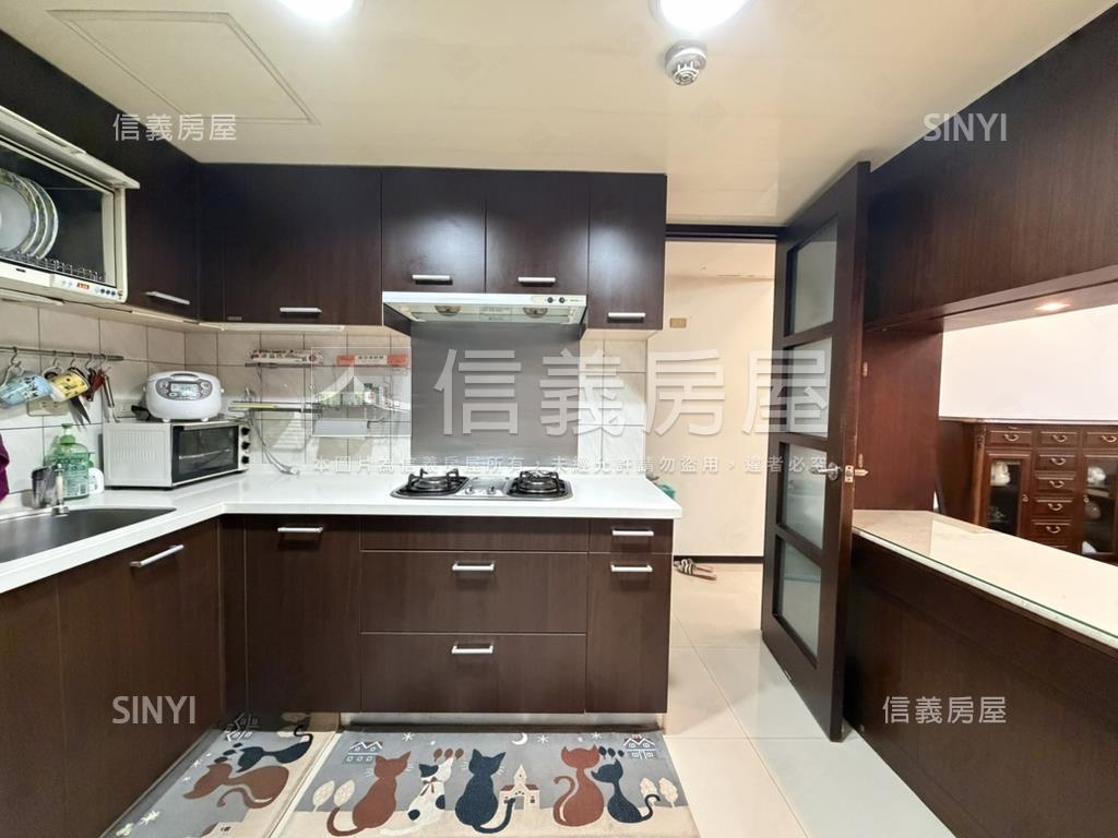 臻藏中興麗園美三房房屋室內格局與周邊環境