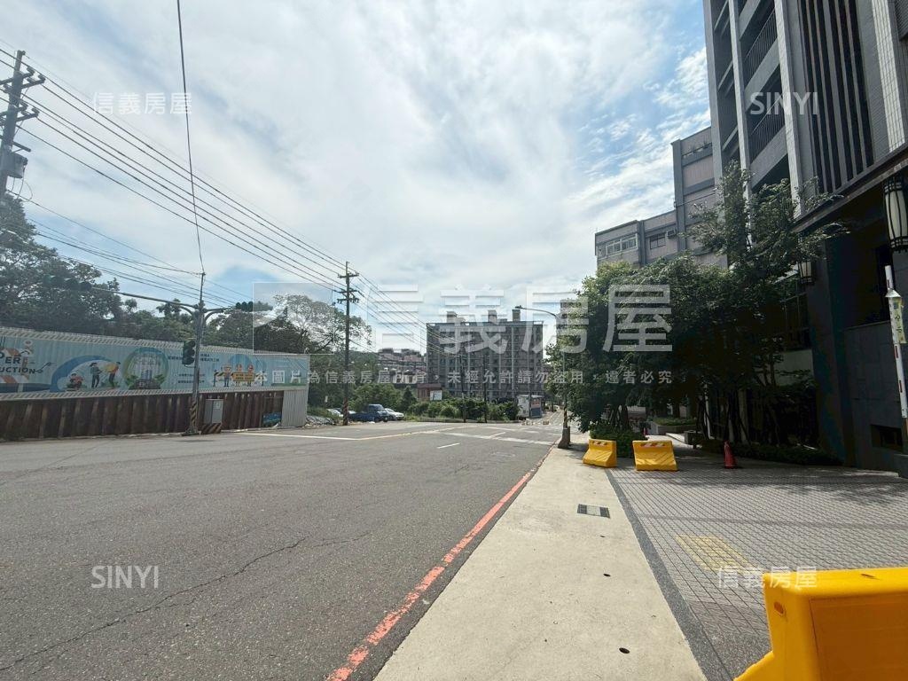 楊梅閱森活三房車位房屋室內格局與周邊環境