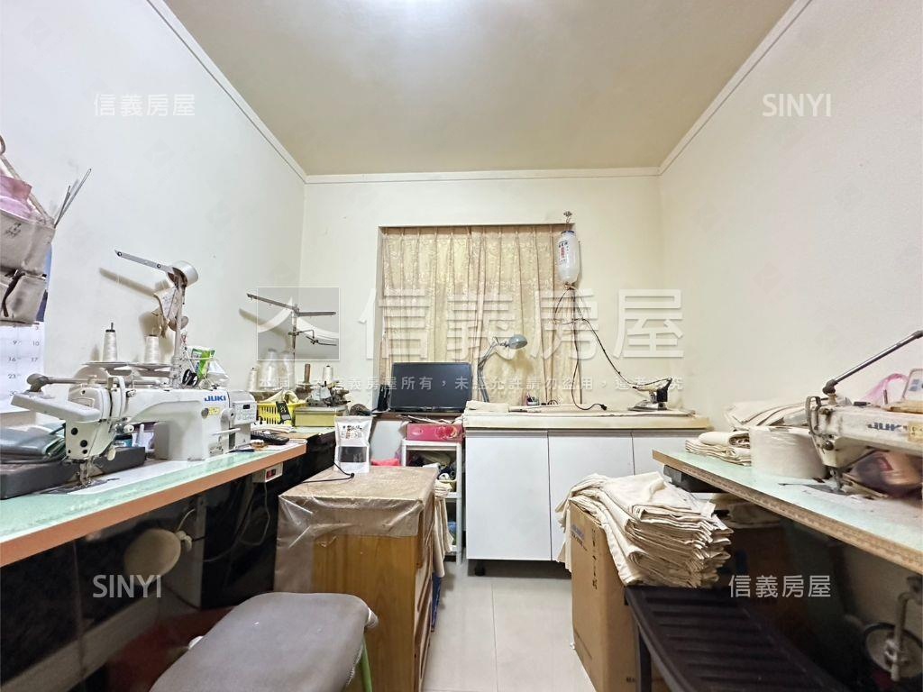 稀有釋出免爬高三民路二樓房屋室內格局與周邊環境