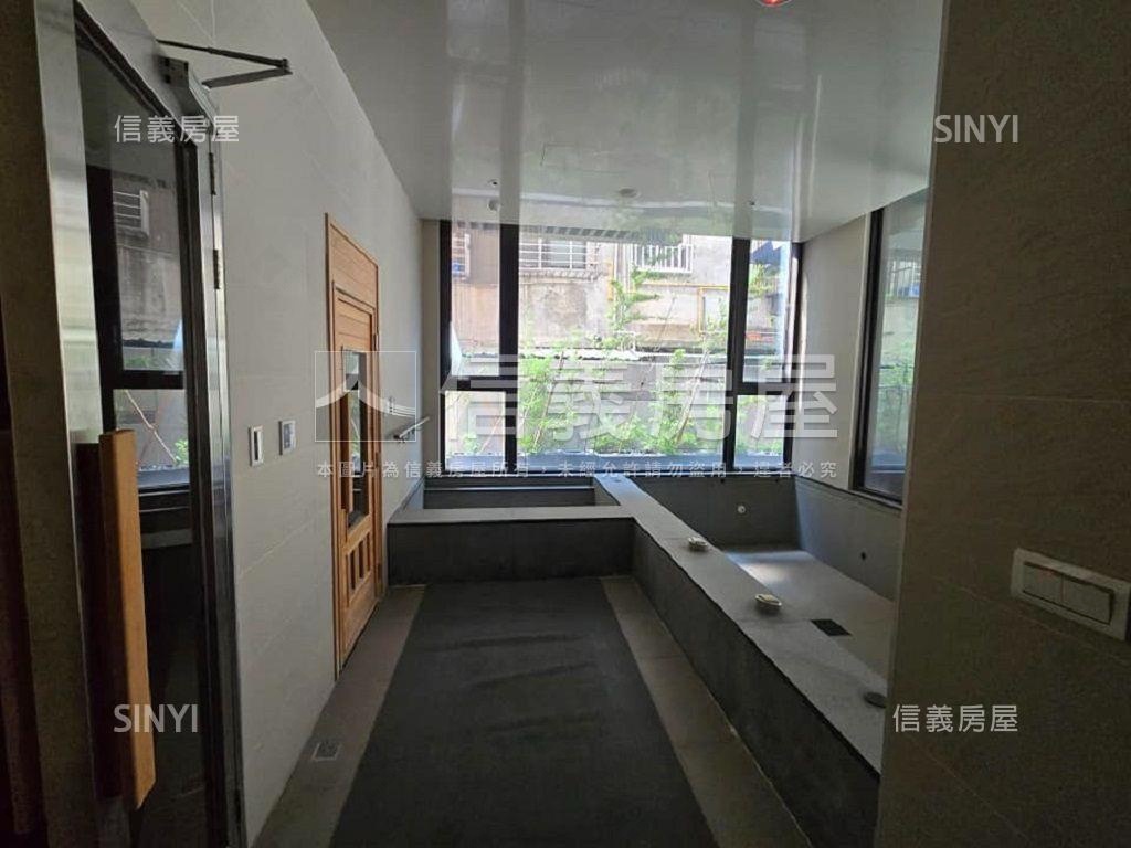 鄉林典藏露台大戶房屋室內格局與周邊環境