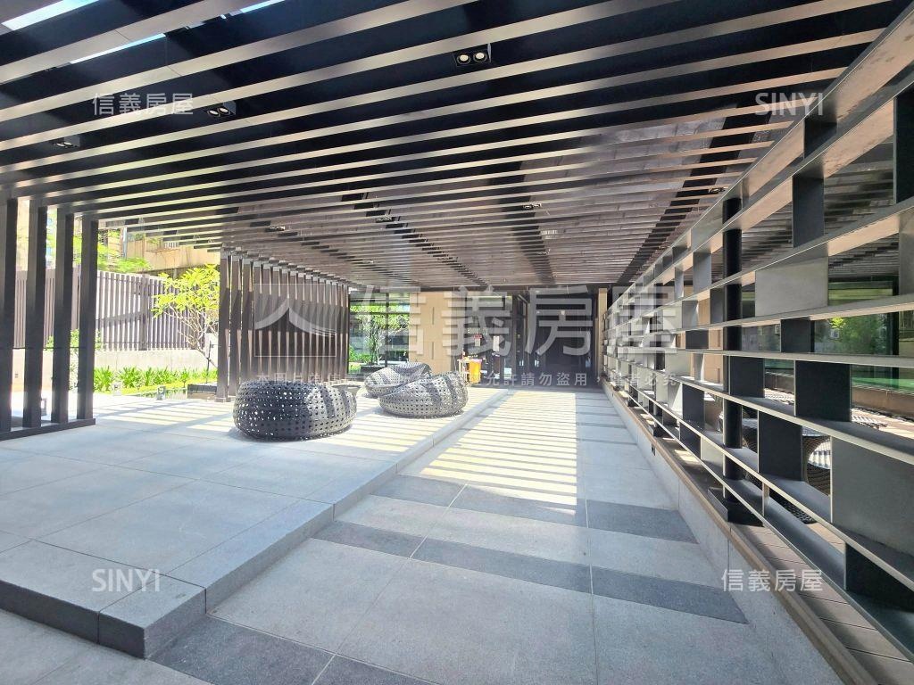 鄉林典藏露台大戶房屋室內格局與周邊環境