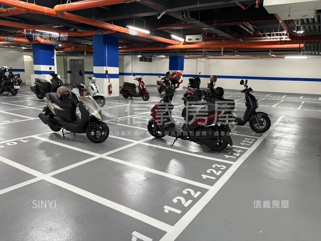 豐盛之城明亮３房有車位房屋室內格局與周邊環境