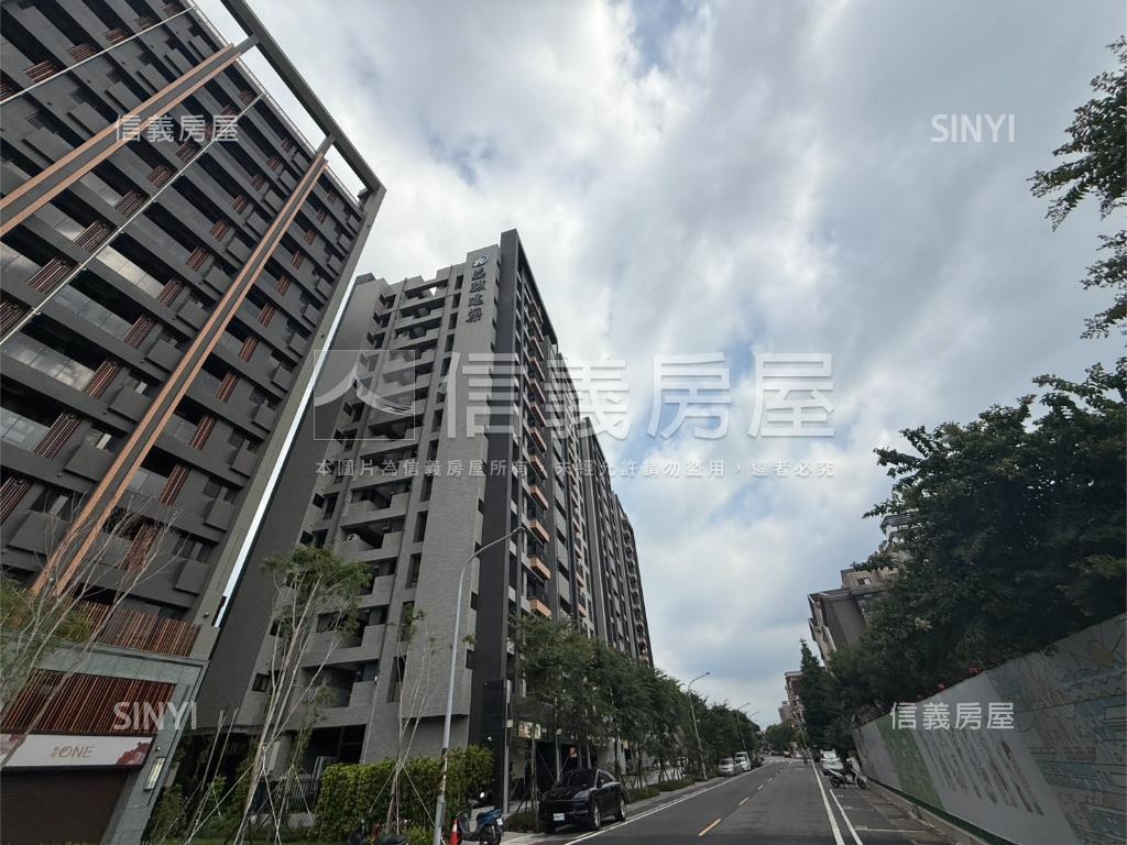 豐盛之城明亮３房有車位房屋室內格局與周邊環境