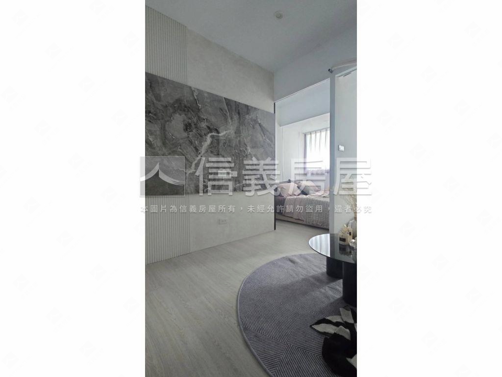 雙子星商圈捷運美兩房８樓房屋室內格局與周邊環境