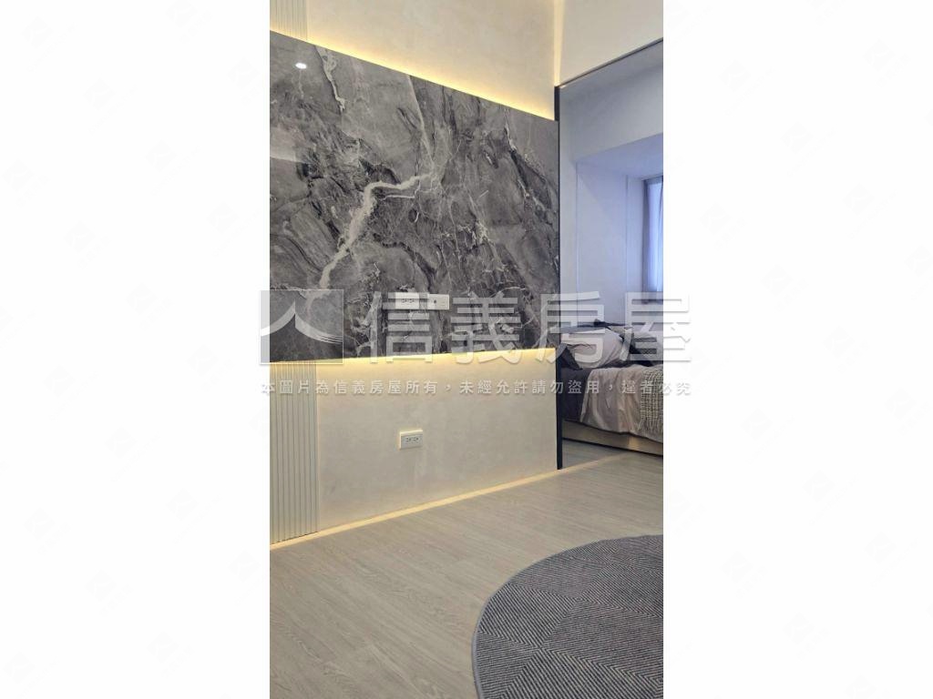 雙子星商圈捷運美兩房８樓房屋室內格局與周邊環境