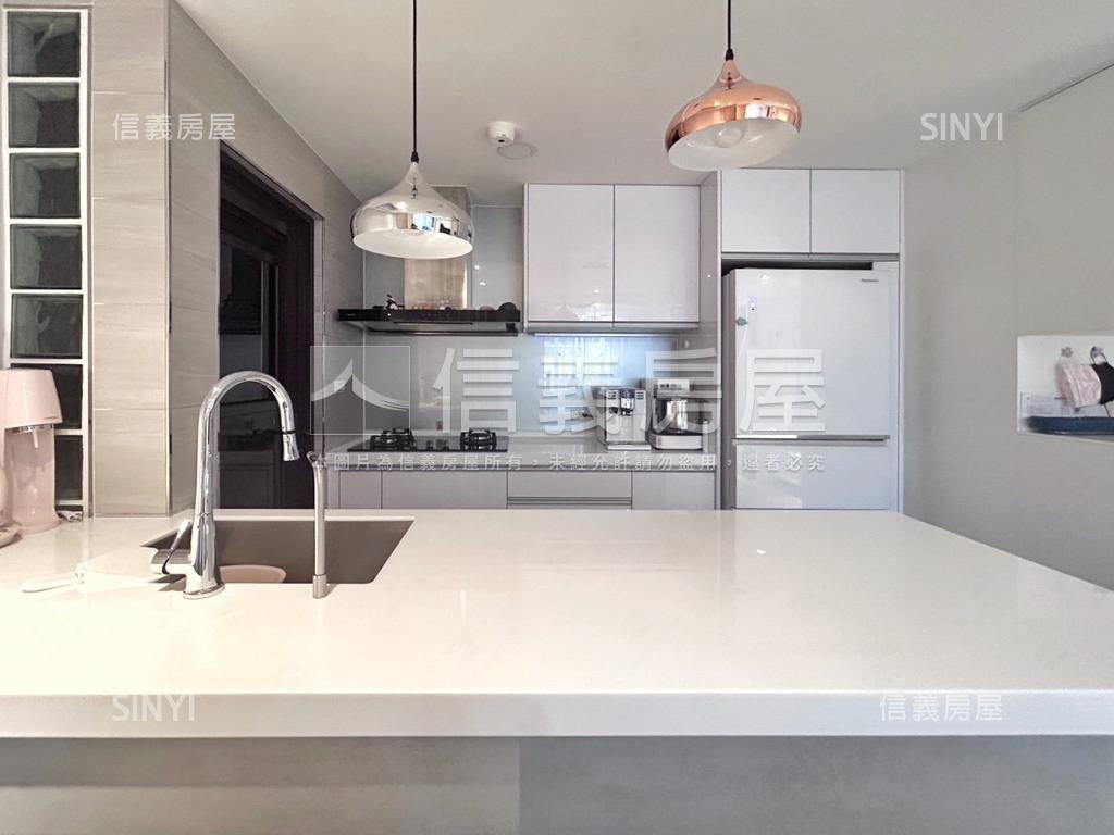 專任．近永安捷運兩房車位房屋室內格局與周邊環境