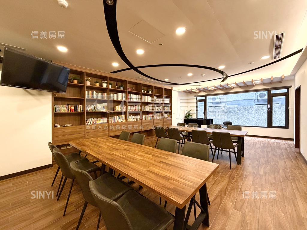 專任．近捷運精美兩房車位房屋室內格局與周邊環境