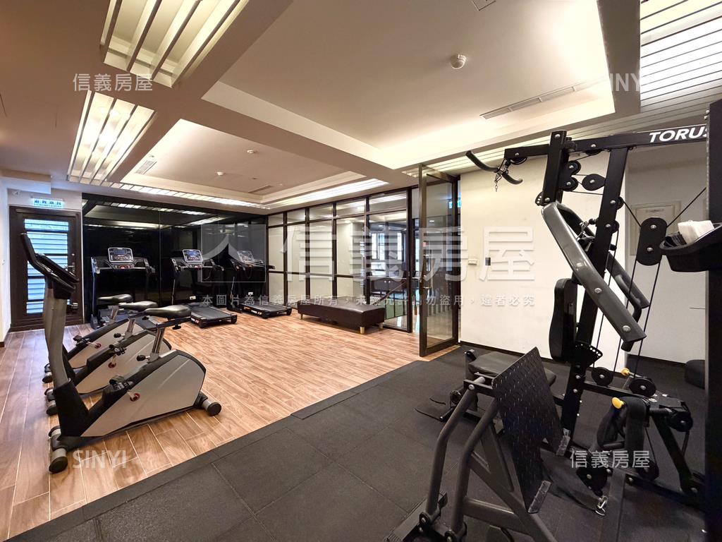 專任．近捷運精美兩房車位房屋室內格局與周邊環境