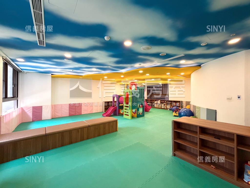 專任．近捷運精美兩房車位房屋室內格局與周邊環境