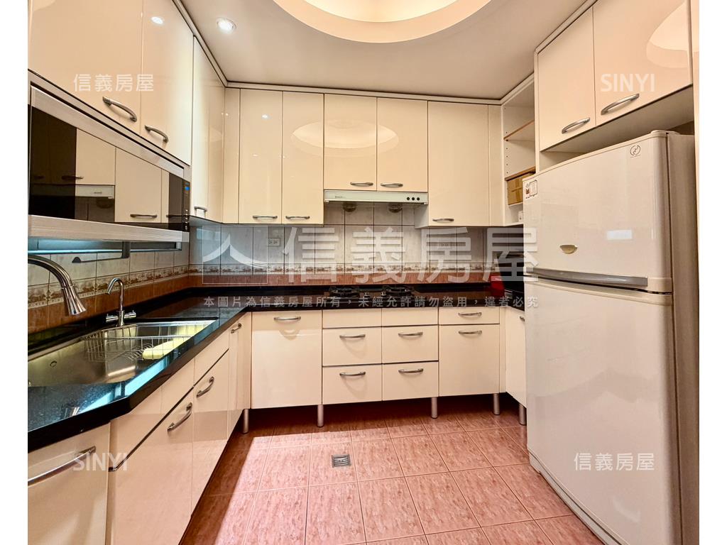 八方美地歐風公園臻品房屋室內格局與周邊環境