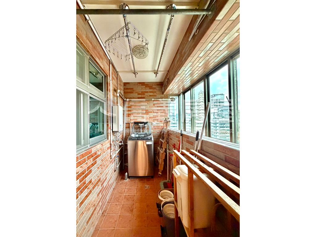 八方美地歐風公園臻品房屋室內格局與周邊環境