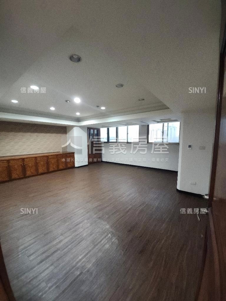 近文心中清捷運商業辦公室房屋室內格局與周邊環境