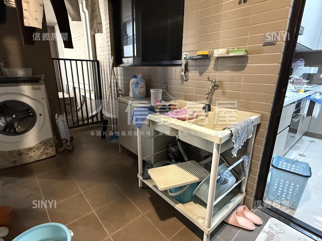 敘上景面公園三房平車房屋室內格局與周邊環境