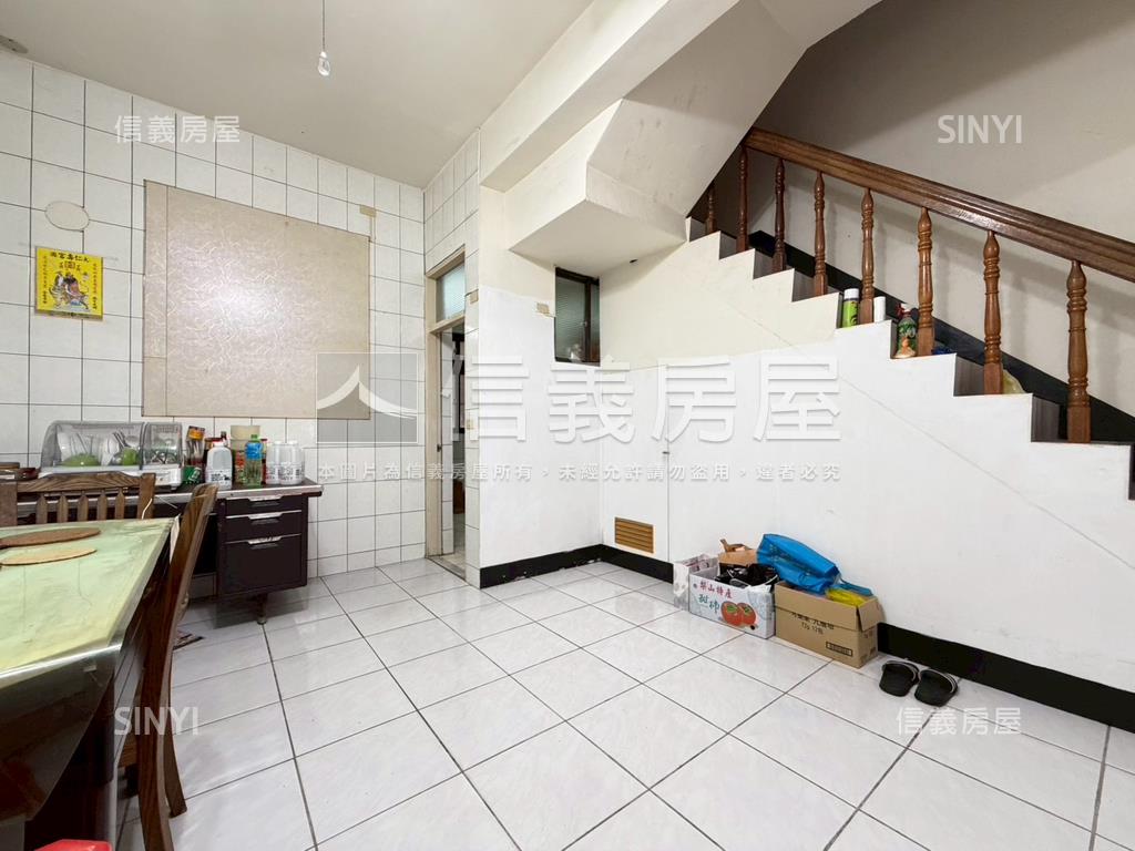 大空間透天稀有釋出房屋室內格局與周邊環境