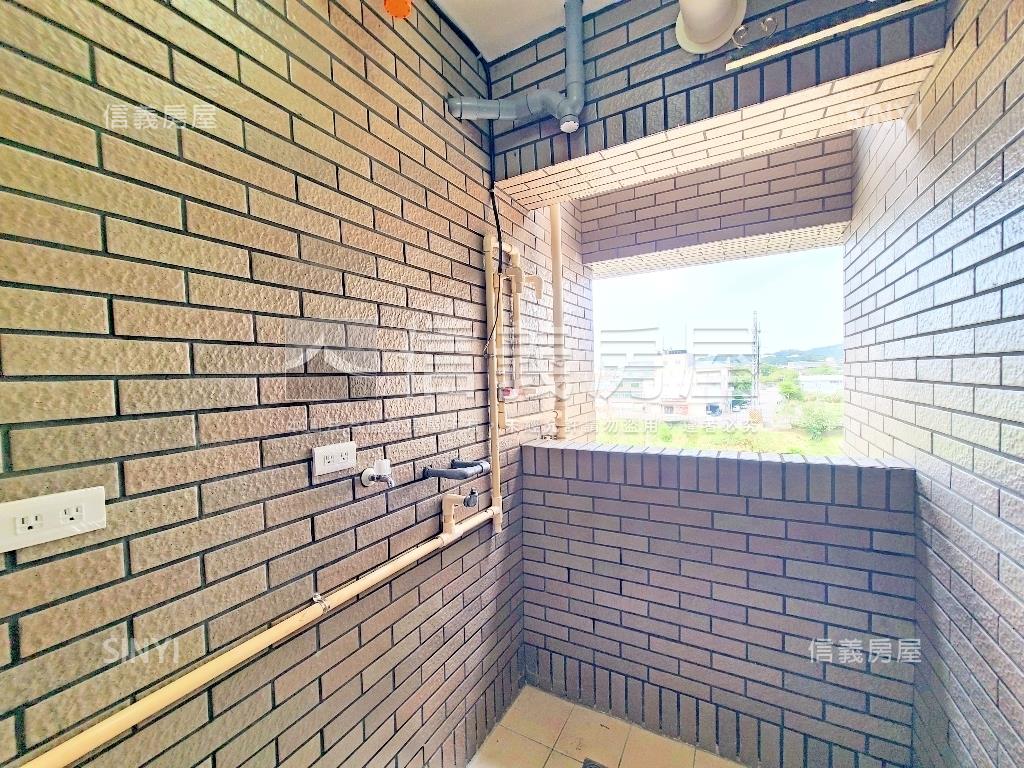 山鼻豐川．邊間三房車位房屋室內格局與周邊環境