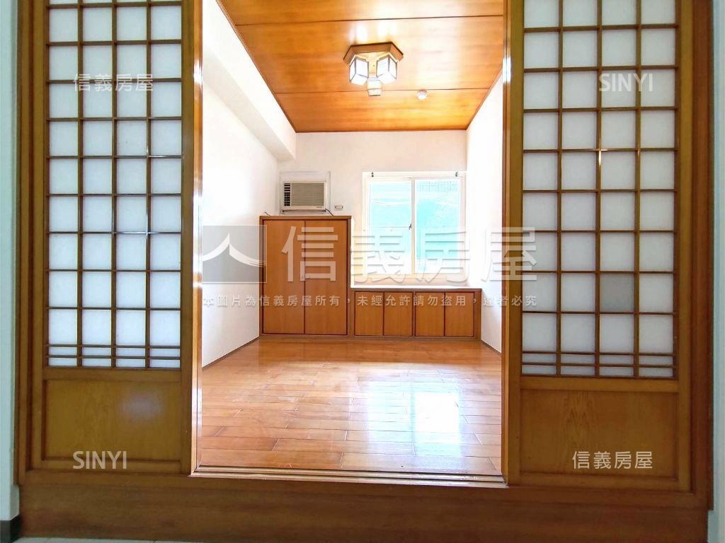 達觀Ａ２四房車位房屋室內格局與周邊環境