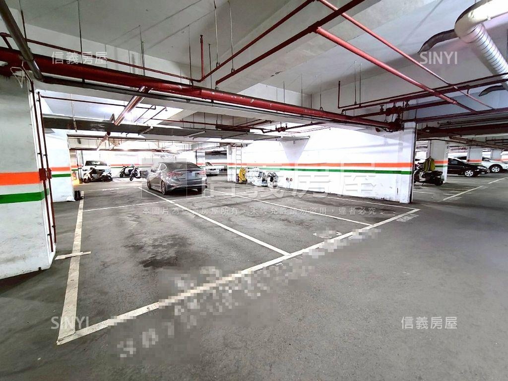 達觀Ａ２四房車位房屋室內格局與周邊環境