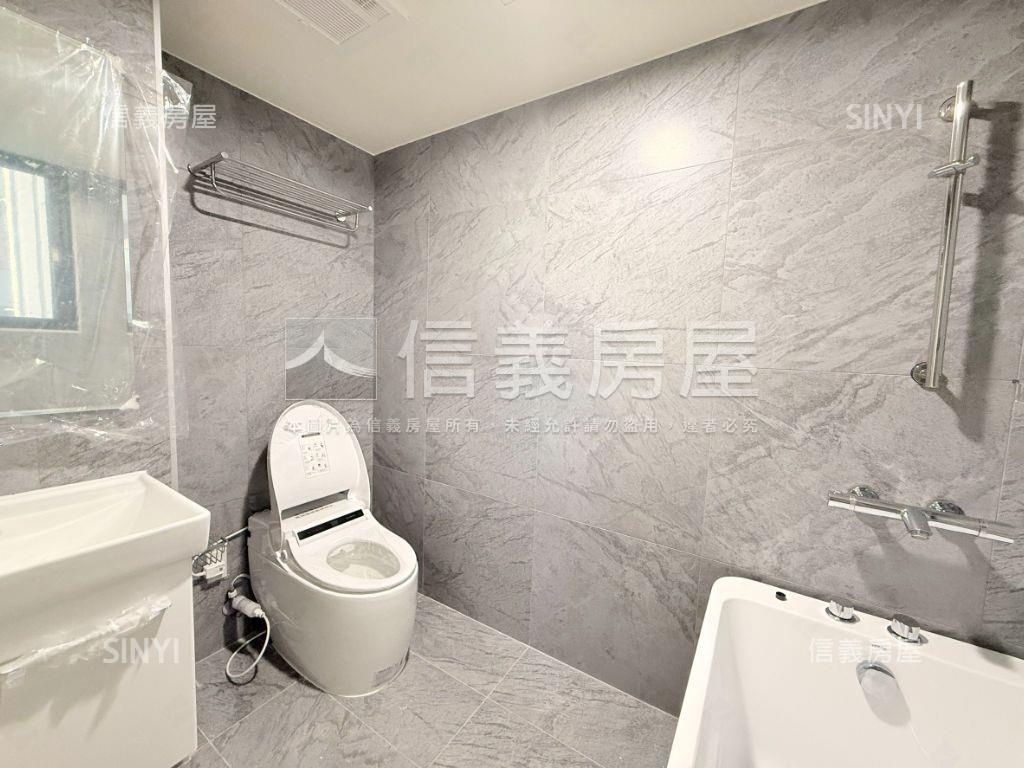 景安全新三房坡平車位房屋室內格局與周邊環境