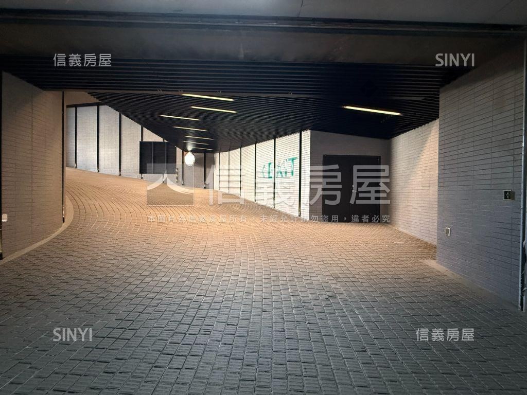 景安全新三房坡平車位房屋室內格局與周邊環境