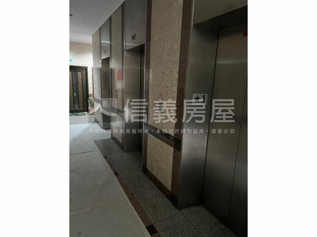 內湖獨立權狀坡平稀有釋出房屋室內格局與周邊環境