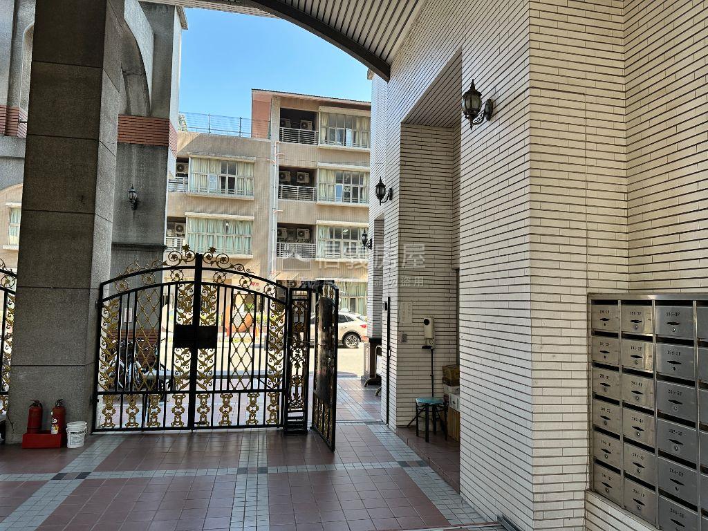 中國醫商圈文武百市美樓店房屋室內格局與周邊環境