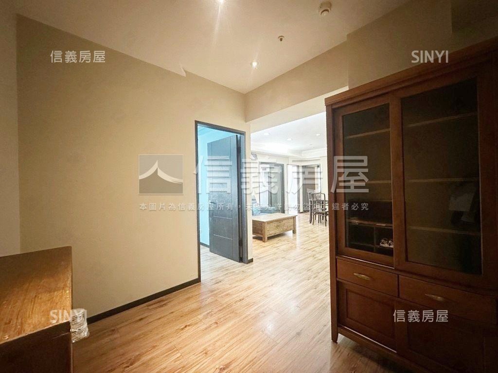 甲山林天廈三房附車位房屋室內格局與周邊環境