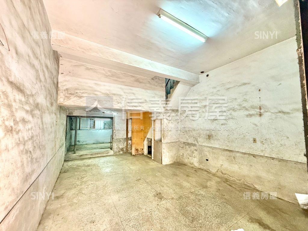 仁武低總透天房屋室內格局與周邊環境