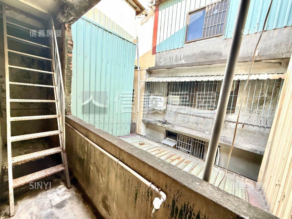 仁武低總透天房屋室內格局與周邊環境