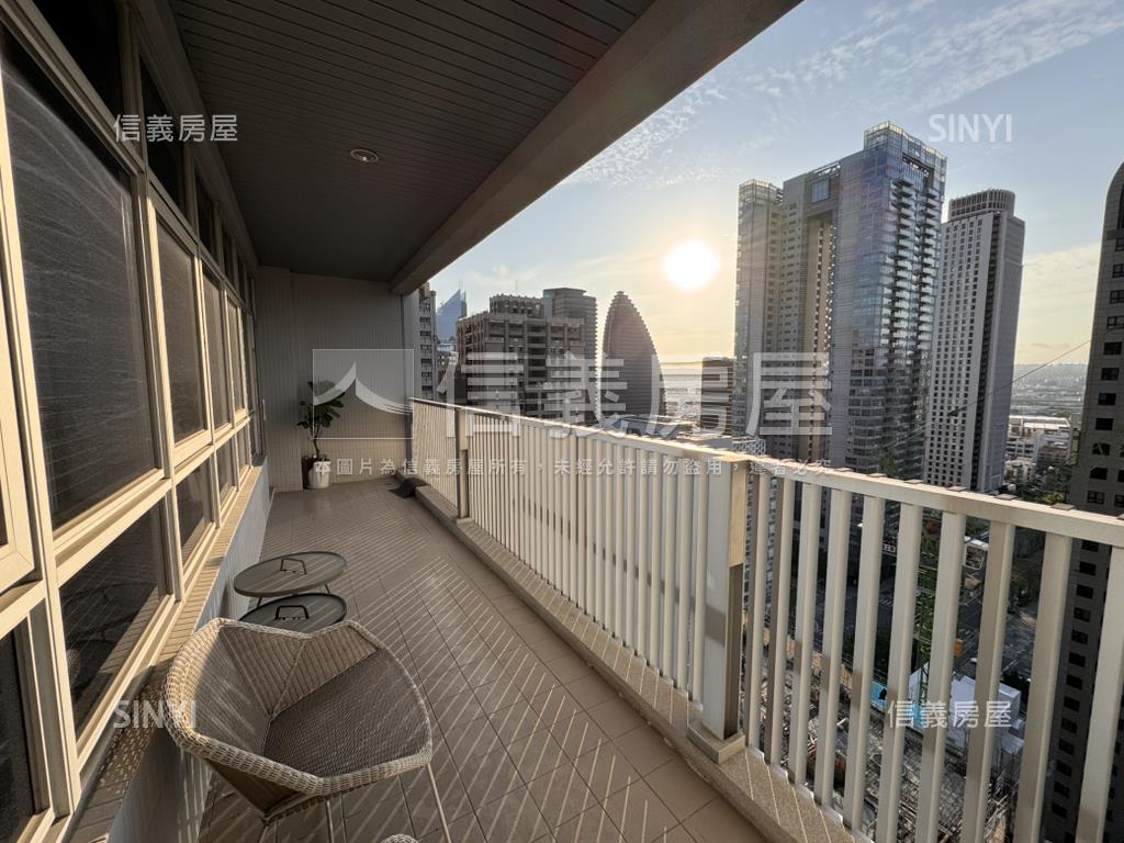 七期商辦美裝潢合併戶商辦房屋室內格局與周邊環境