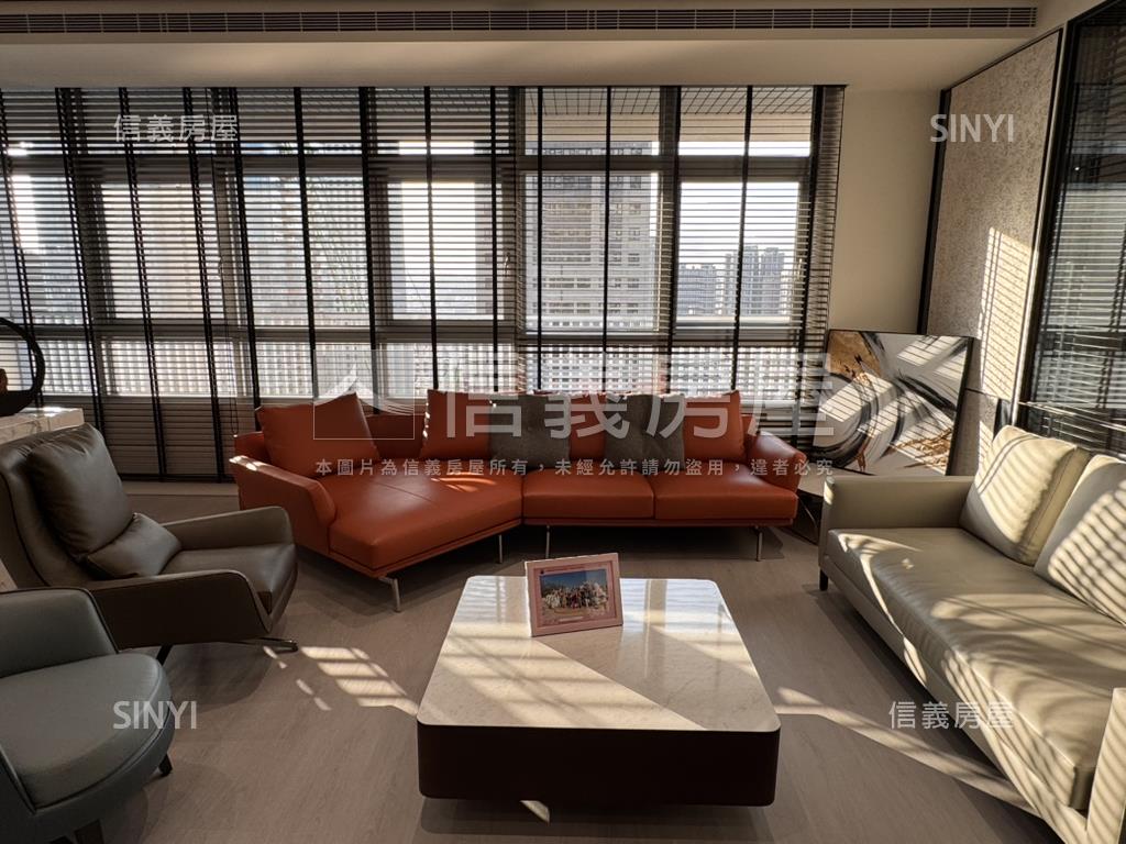 七期商辦美裝潢合併戶商辦房屋室內格局與周邊環境