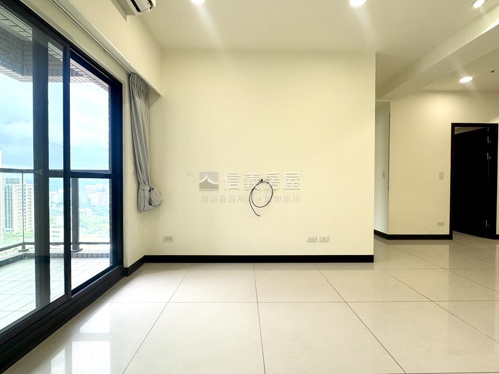 Ａ新未來景光三房車位房屋室內格局與周邊環境