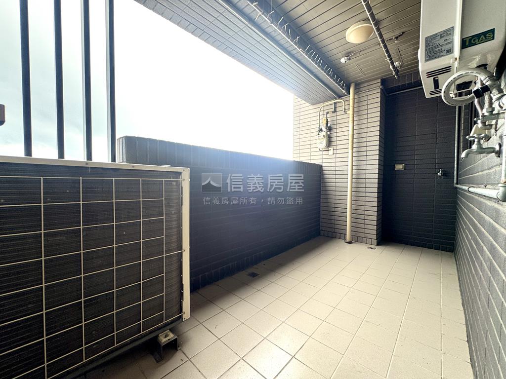 Ａ新未來景光三房車位房屋室內格局與周邊環境