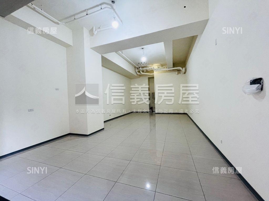 萬大境挑高金店面房屋室內格局與周邊環境