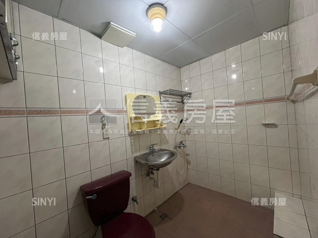 厲害景觀面校園內梯頂加房屋室內格局與周邊環境