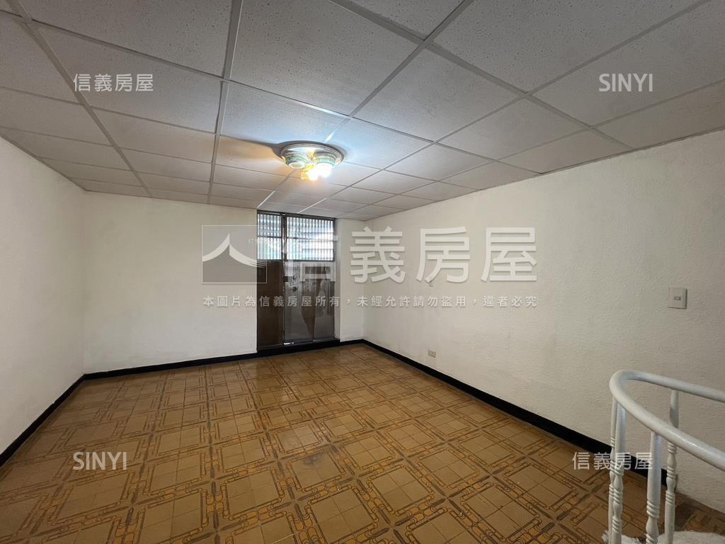 厲害景觀面校園內梯頂加房屋室內格局與周邊環境