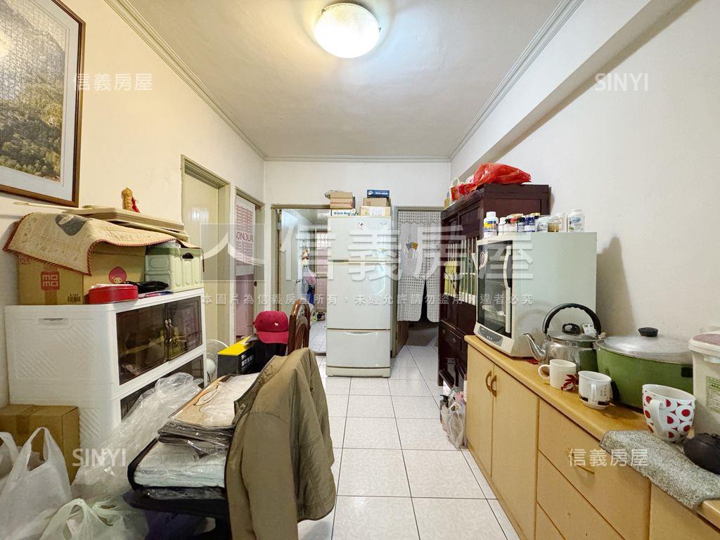 篤行路方正電梯３房房屋室內格局與周邊環境