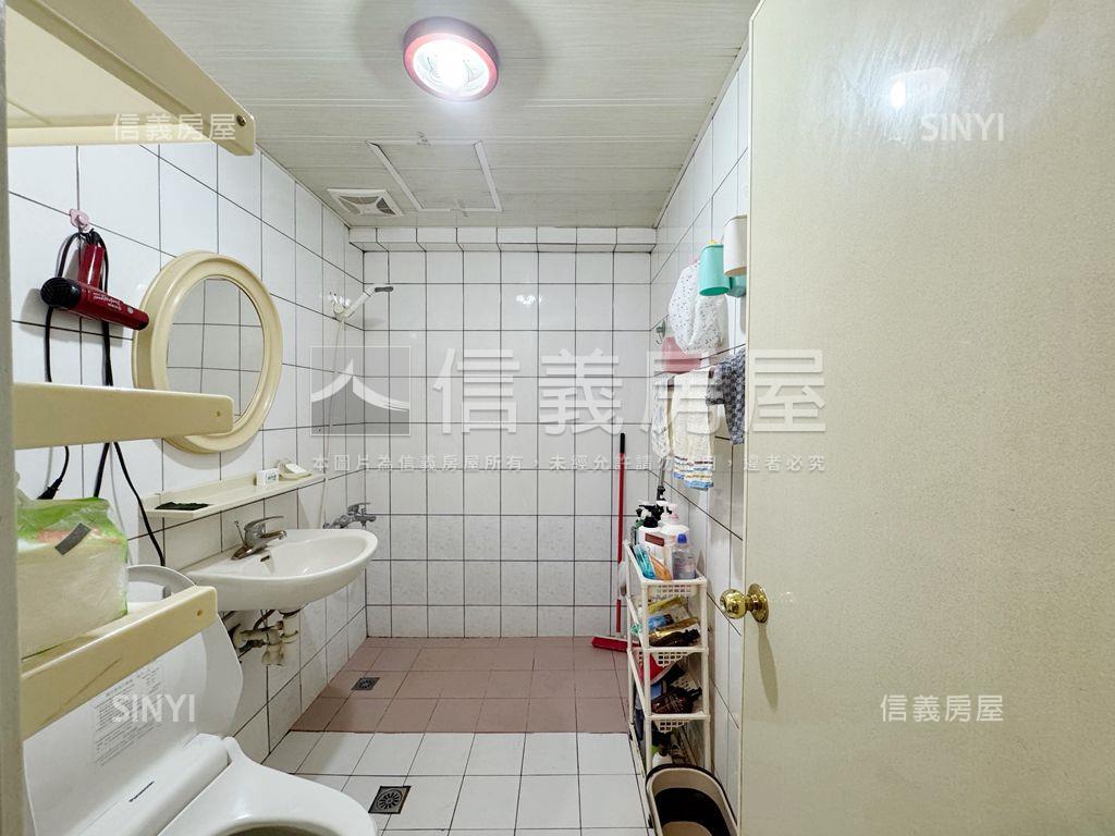 篤行路方正電梯３房房屋室內格局與周邊環境