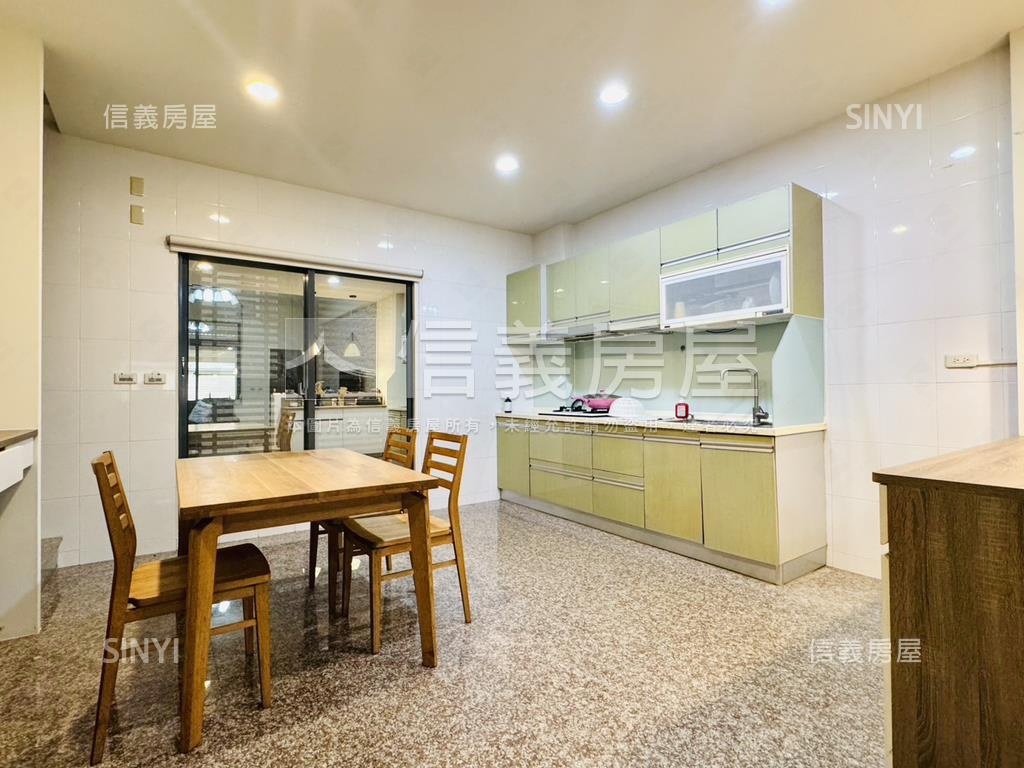 鹽行約１８．３年美車墅房屋室內格局與周邊環境