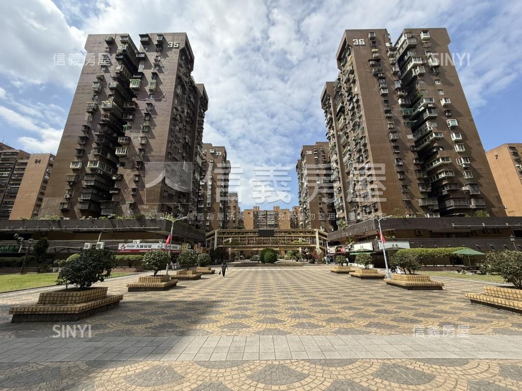 高樓遠景成功國宅房屋室內格局與周邊環境