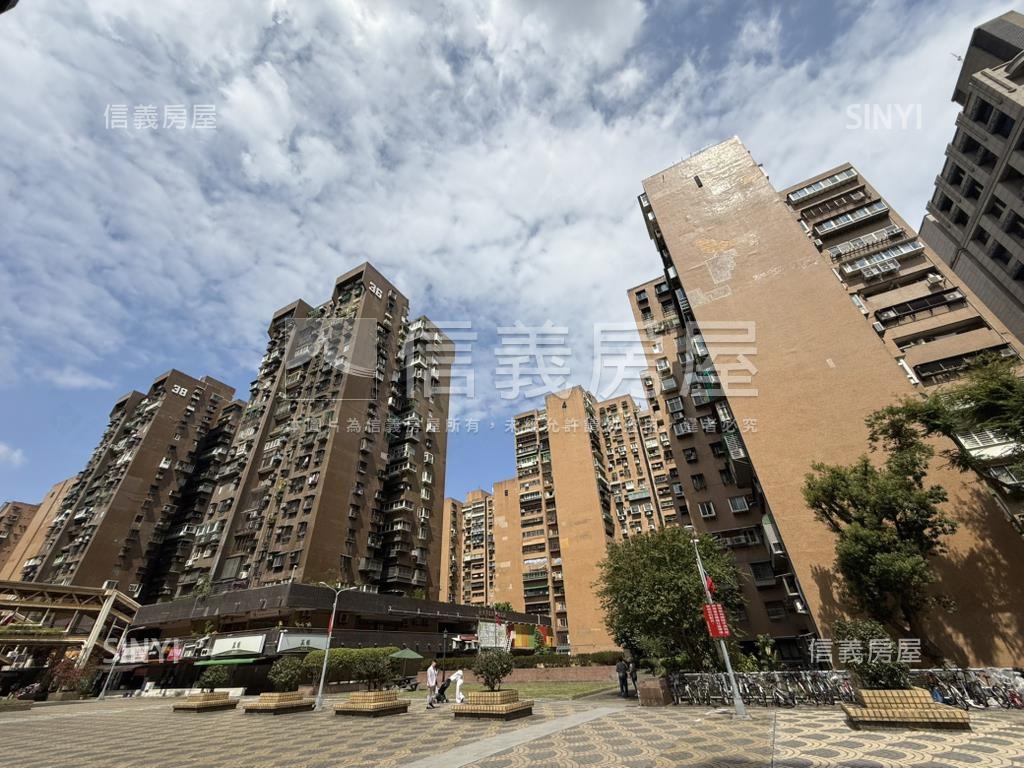 高樓遠景成功國宅房屋室內格局與周邊環境