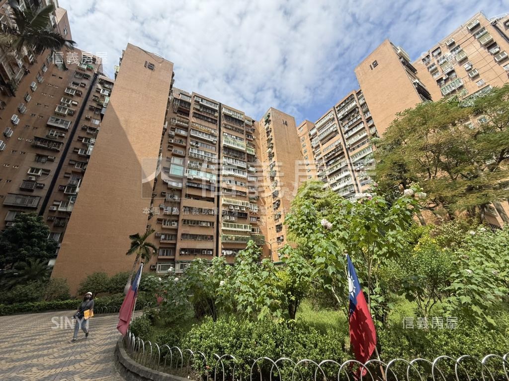 高樓遠景成功國宅房屋室內格局與周邊環境
