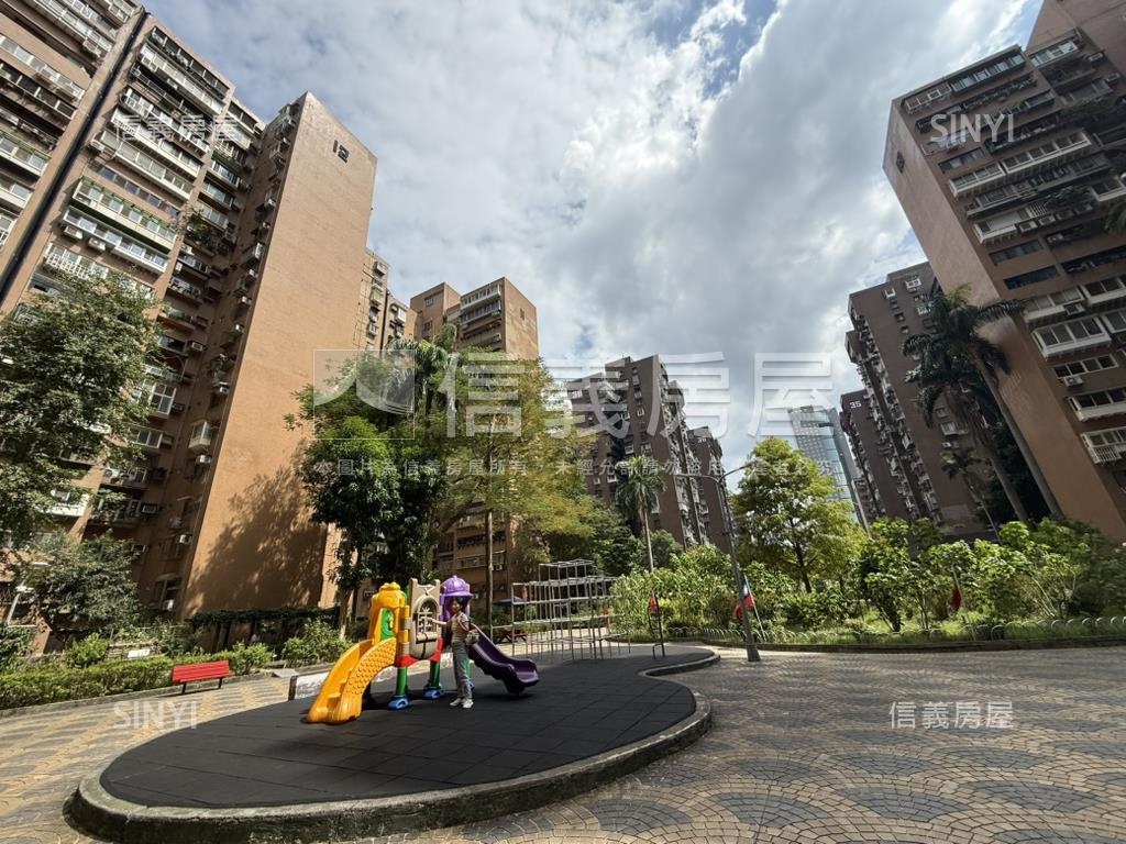 高樓遠景成功國宅房屋室內格局與周邊環境