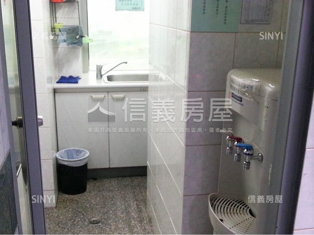 國際星鑽高樓稀有邊間商辦房屋室內格局與周邊環境