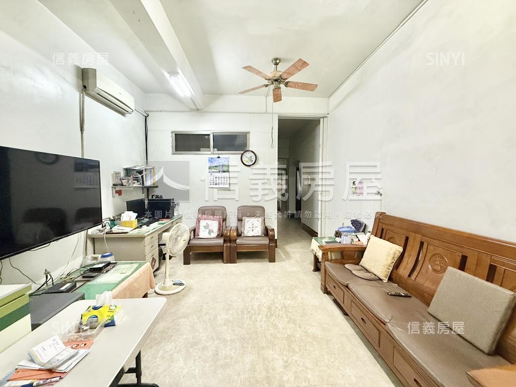 小港機場捷運邊間傳世金店房屋室內格局與周邊環境