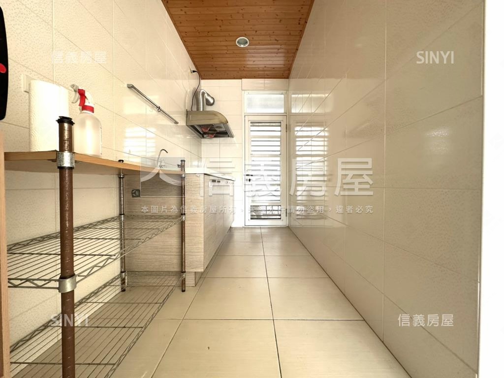 成大小東頂加大使用空間房屋室內格局與周邊環境