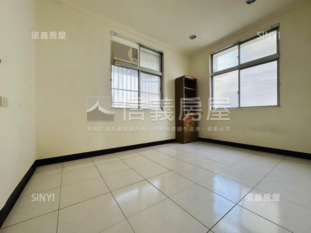 成大小東頂加大使用空間房屋室內格局與周邊環境